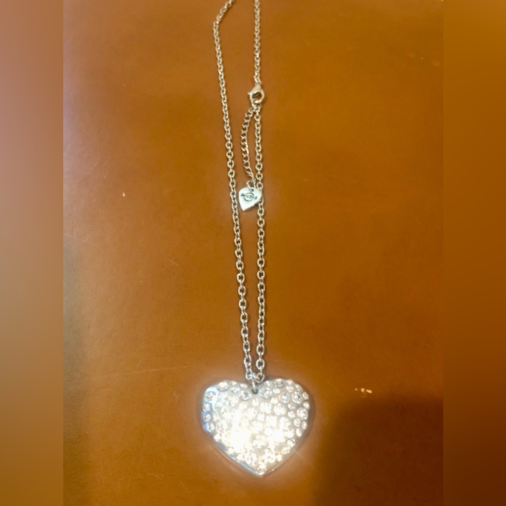 Hard Rock Cafe necklace - Picture 8 of 8